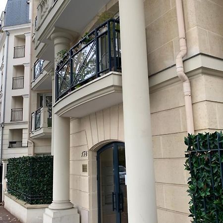 Lieu De Ressourcement A Robinson Apartment Le Plessis-Robinson Exterior photo
